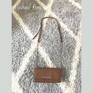 LEATHER MICHAEL KORS CROSS BODY - BROWN